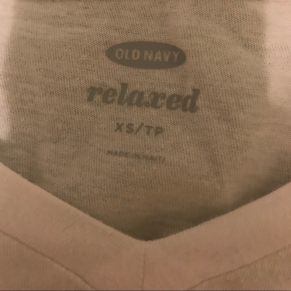 old navy v neck - Picture 2 of 2